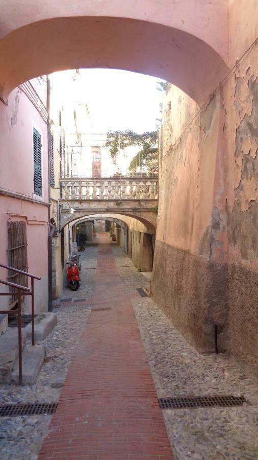 Medieval House 文蒂米利亚 外观 照片